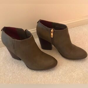 Tommy Hilfiger Dark Taupe Booties
